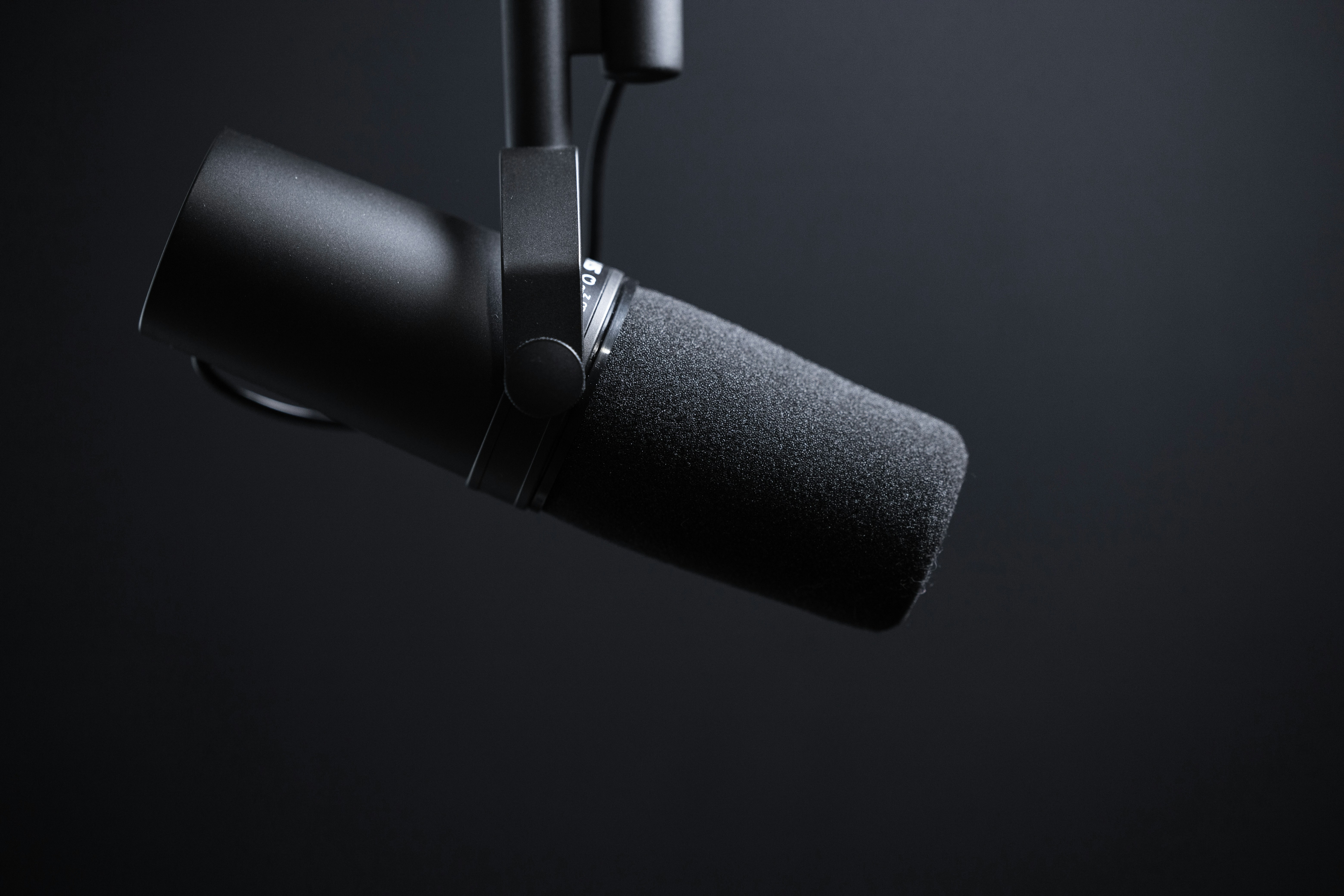 Pourquoi nous lançons Hémicycle, le podcast qui décrypte les coulisses des affaires publiques